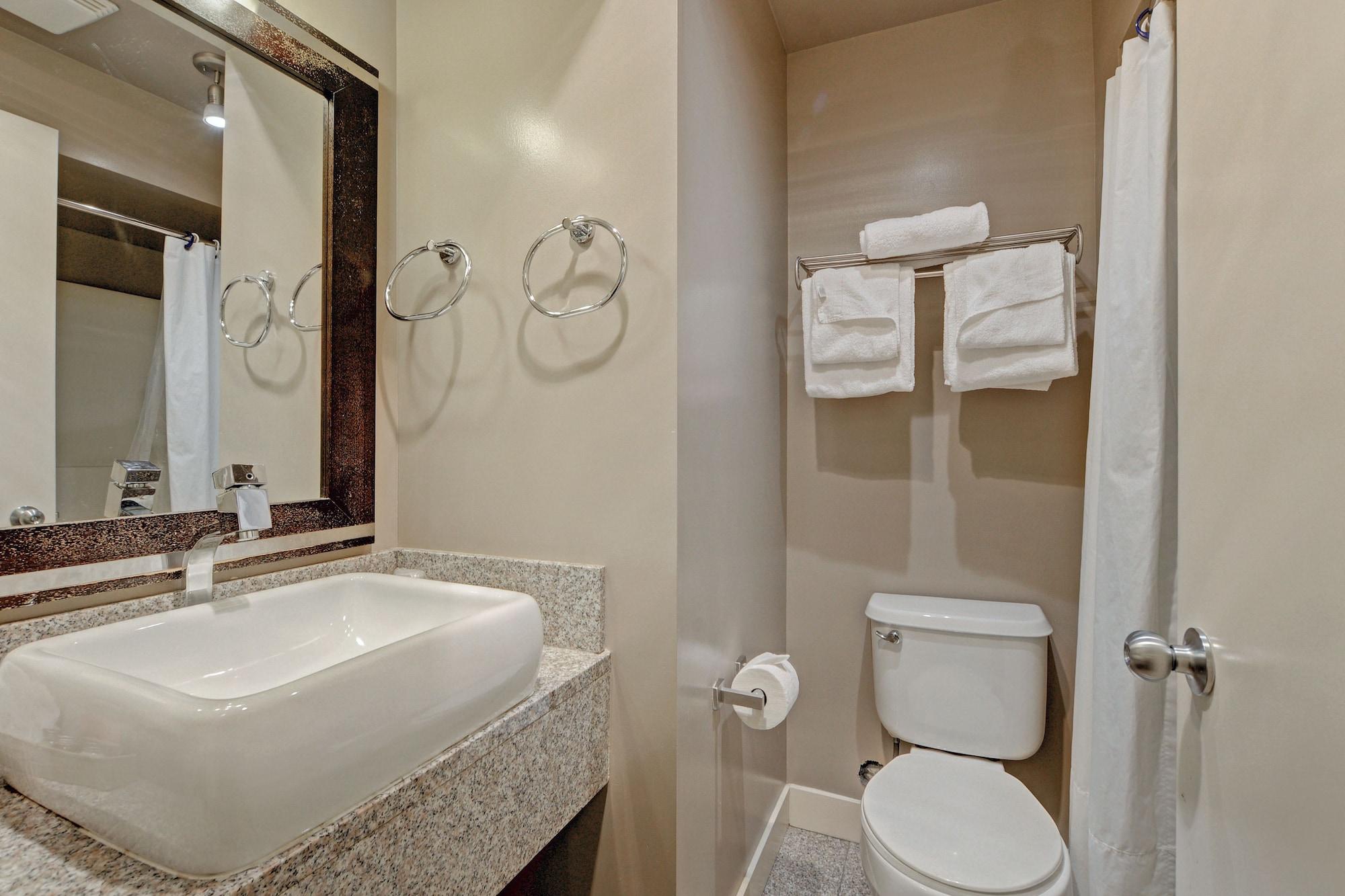 Helm'S Inn Victoria Dış mekan fotoğraf