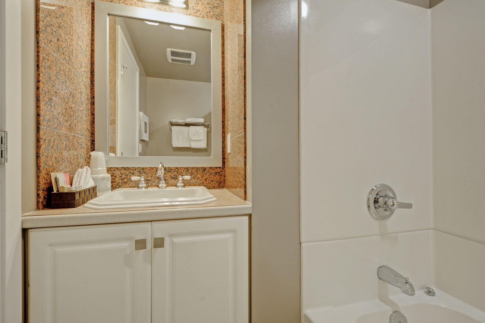 Helm'S Inn Victoria Dış mekan fotoğraf