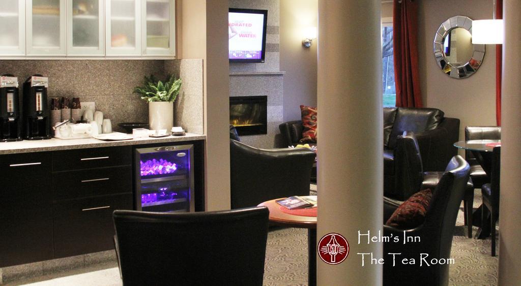 Helm'S Inn Victoria Dış mekan fotoğraf